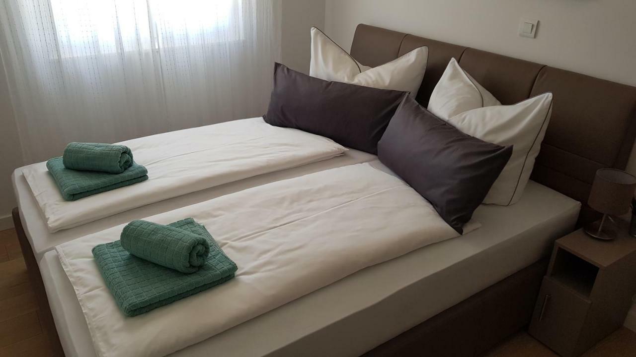 Apartment Aria Exclusive Petrcane Esterno foto