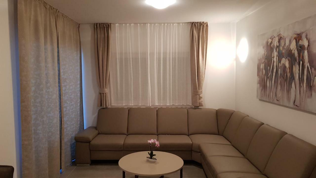 Apartment Aria Exclusive Petrcane Esterno foto