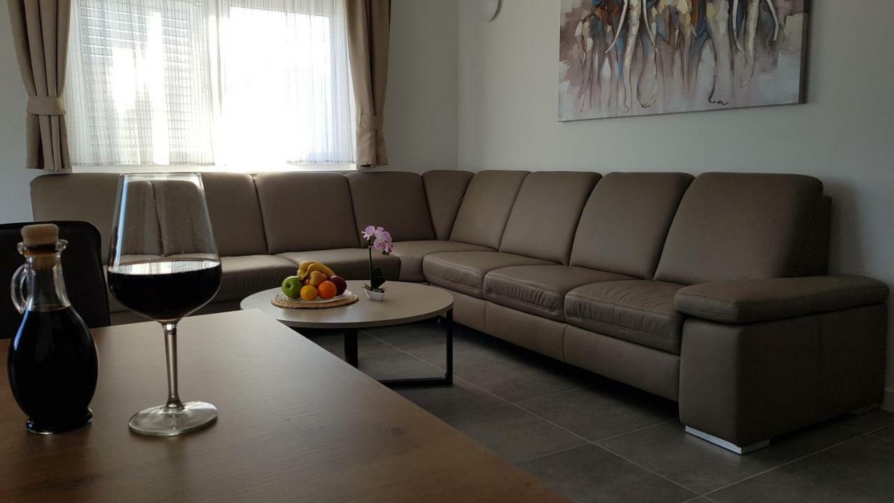 Apartment Aria Exclusive Petrcane Esterno foto