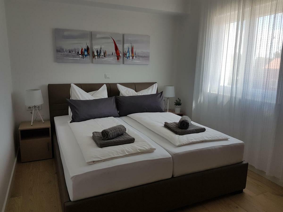 Apartment Aria Exclusive Petrcane Esterno foto